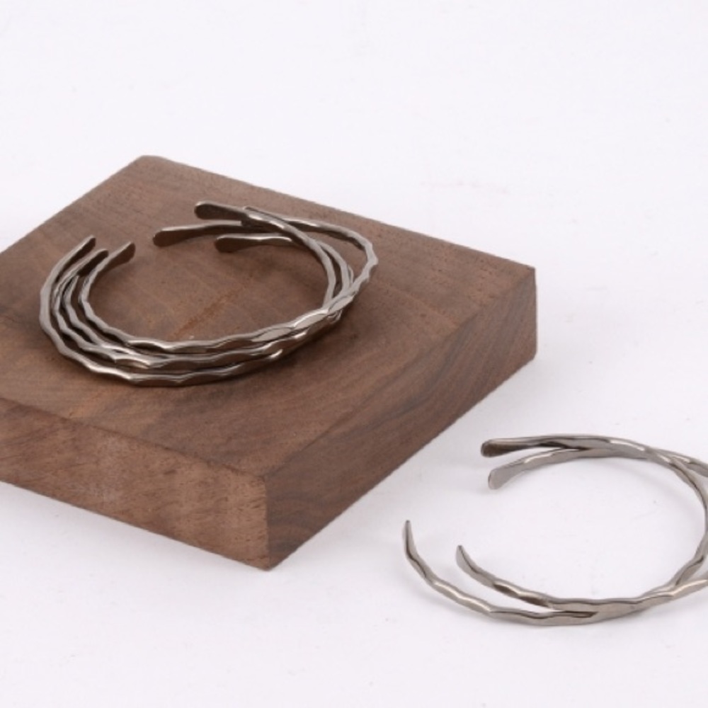 3x Smokey Ava Mini Cuff
